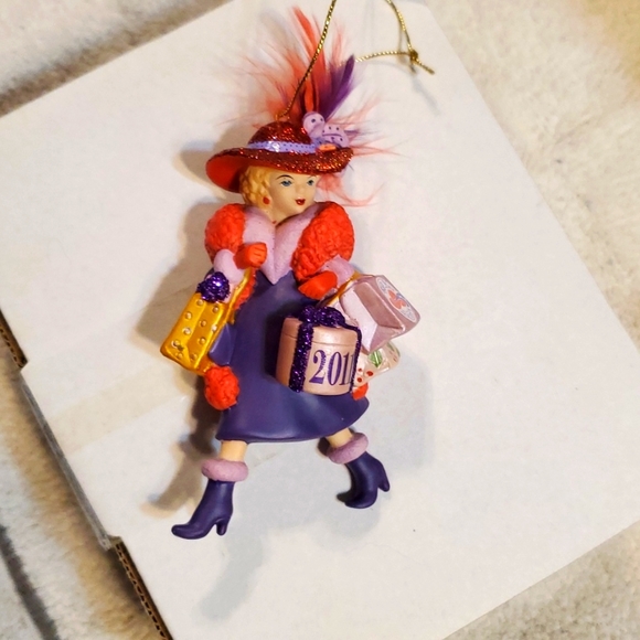 2011 Red Hat Society Ornament - Picture 1 of 1